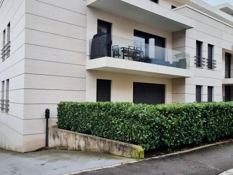 Closed garage Luxembourg Belair