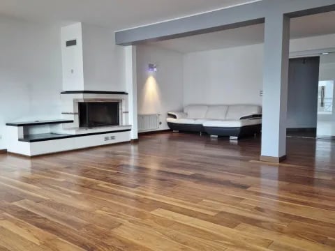 Two-bedroom apartment in Luxembourg-Hollerich